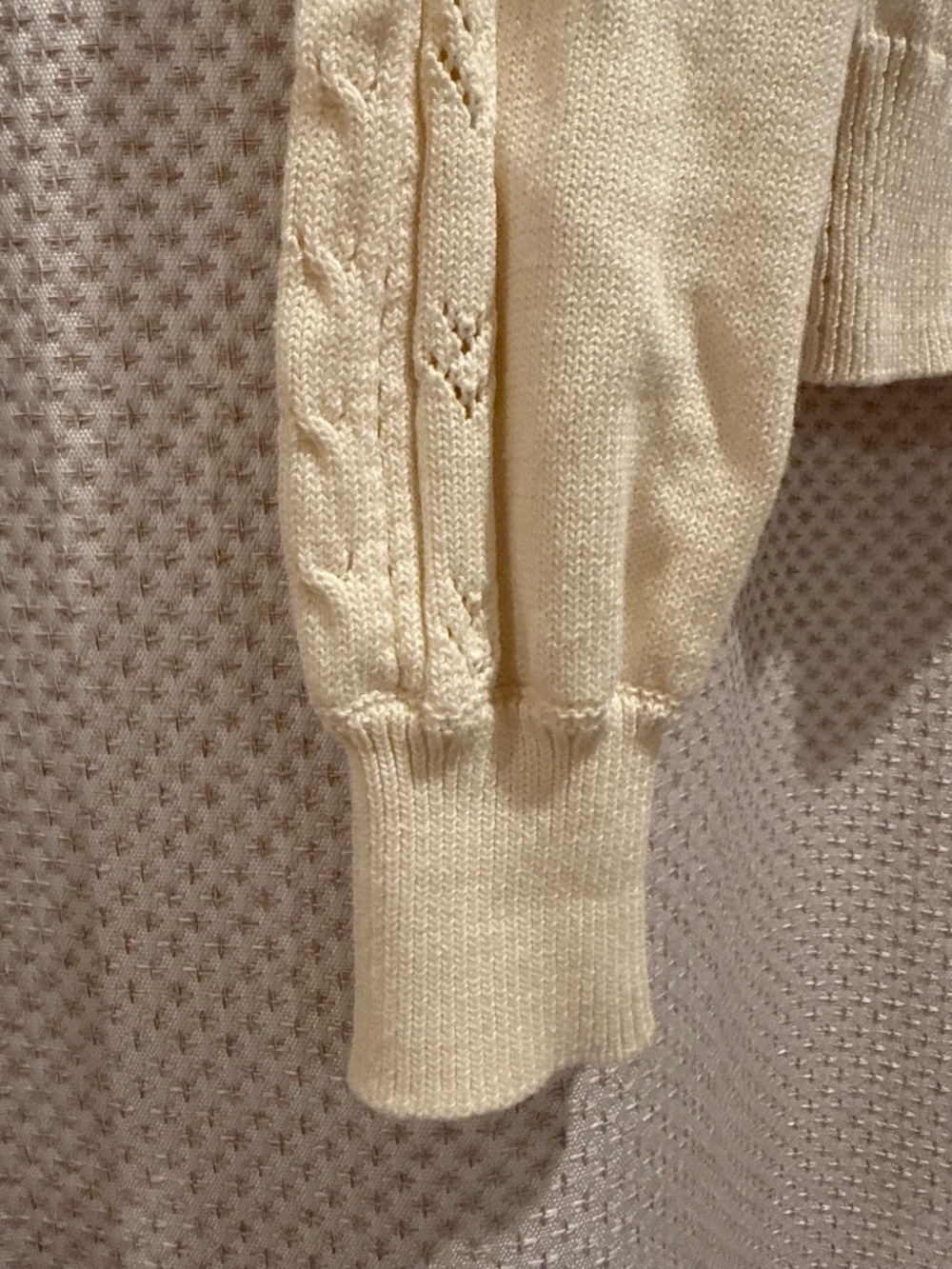 Beautiful clasic cardigan, cream - Picture 5 of 8